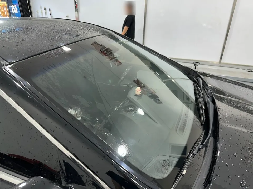 Hyundai Grandeur HGのカーフィルム施工事例 施工写真 2-2