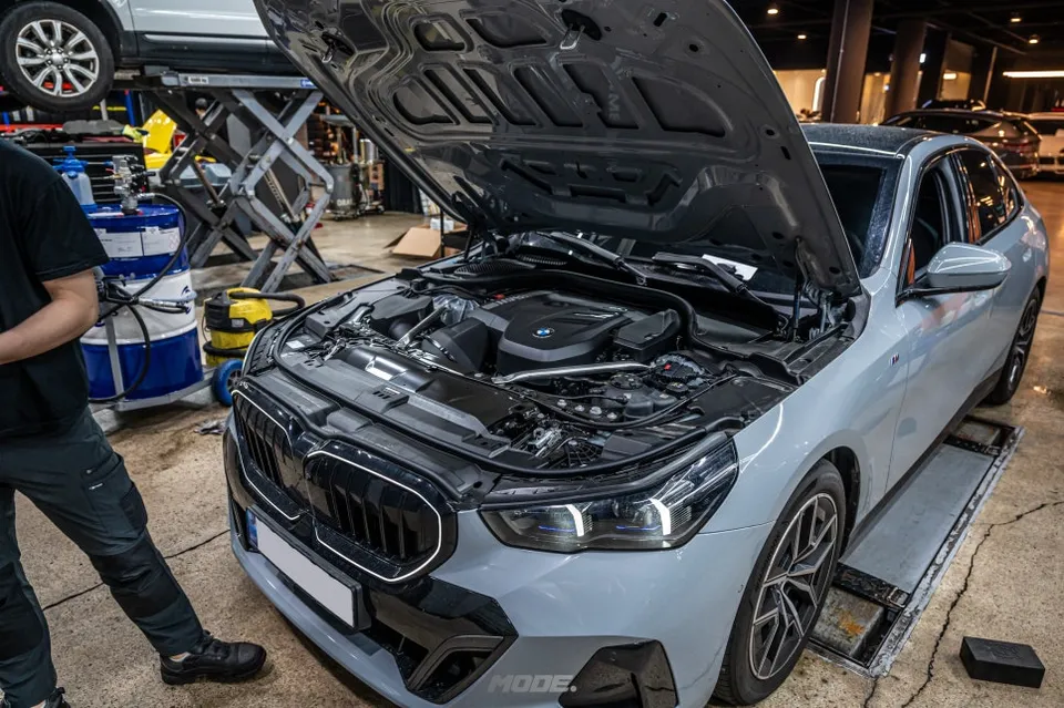 BMW 5 Series ambient lighting - BMW 5 Series Ambient Lighting Review — Cost & Results photo 5