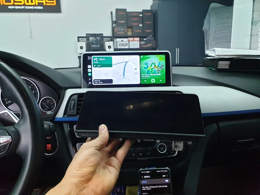 BMW 4 SeriesのAndroid Auto・CarPlay取付事例 施工写真 4-1