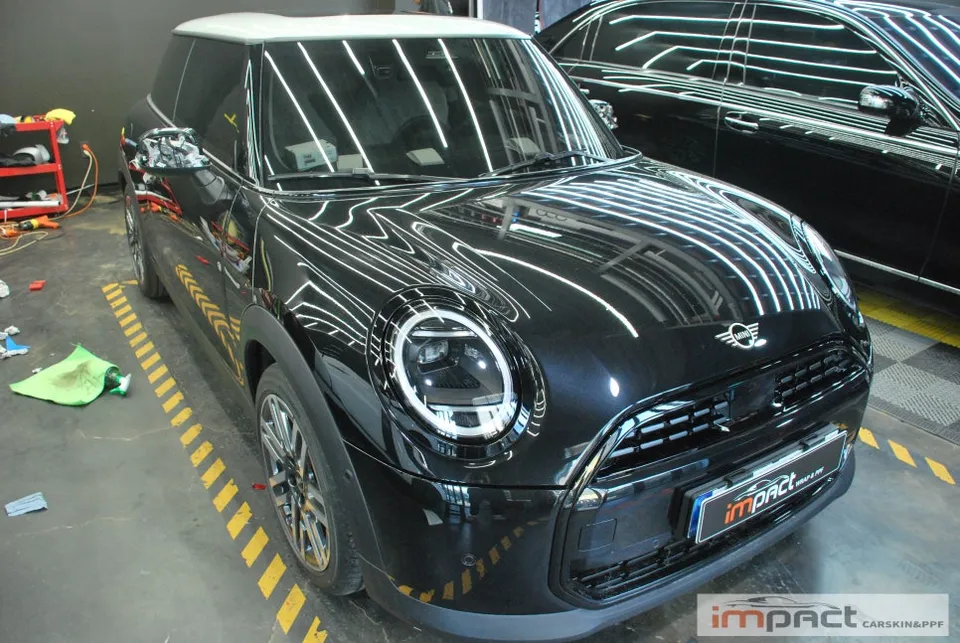 MINI MINI Cooperのカーラッピング事例|費用目安・仕上がり 施工写真 2-1