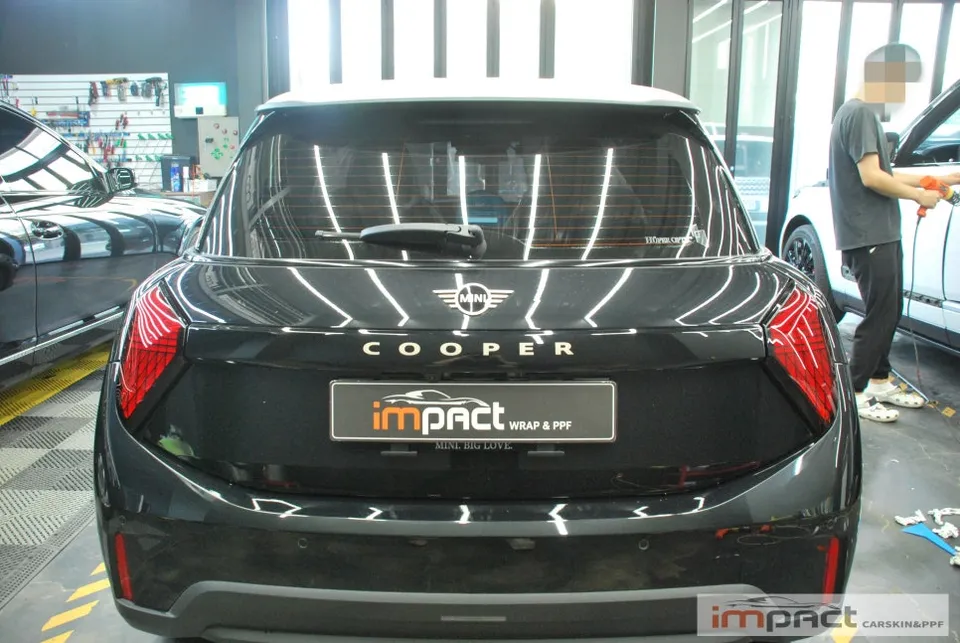 MINI MINI Cooperのカーラッピング事例|費用目安・仕上がり 施工写真 3-2