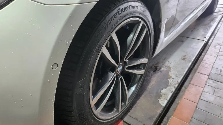 BMW 6GT wheel repair - BMW 6GT Wheel Repair & Refinishing Review — Gloss Black Finish photo 3