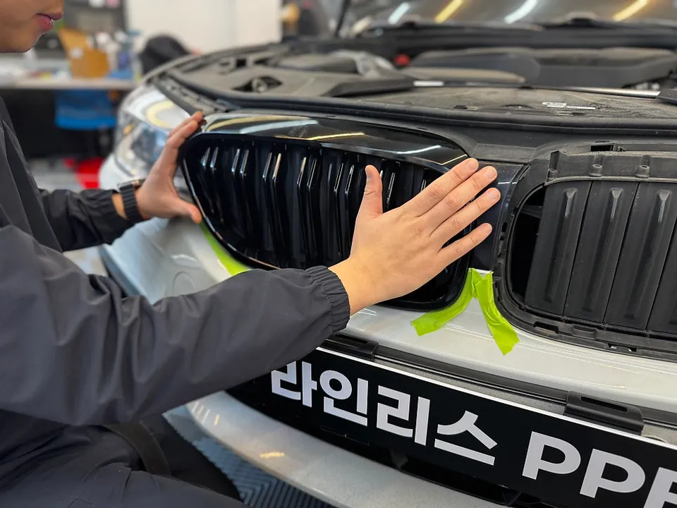 BMW 5 Series G30 カーラッピング事例|費用目安・仕上がり 施工写真 1-3