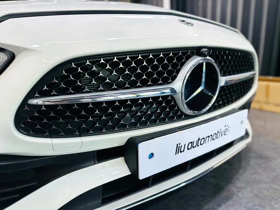 Mercedes-Benz CクラスのPPF施工事例｜費用目安と仕上がり 施工写真 3-1
