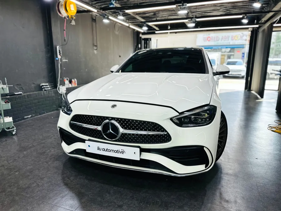 Mercedes-Benz CクラスのPPF施工事例｜費用目安と仕上がり 施工写真 1-2