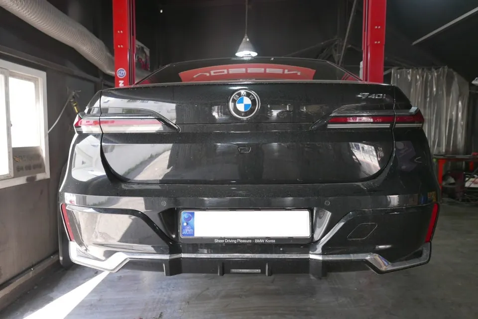 BMW 7 Series G70 wheel repair - BMW 7 Series G70 Wheel Repair Review - Like New Finish photo 2