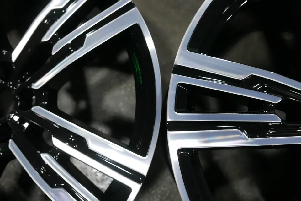 BMW 7 Series G70 wheel repair - BMW 7 Series G70 Wheel Repair Review - Like New Finish photo 7