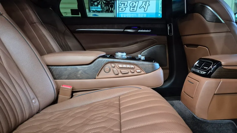 Genesis G90 seat ventilation - Genesis G90 Seat Climate Upgrade Review photo 4