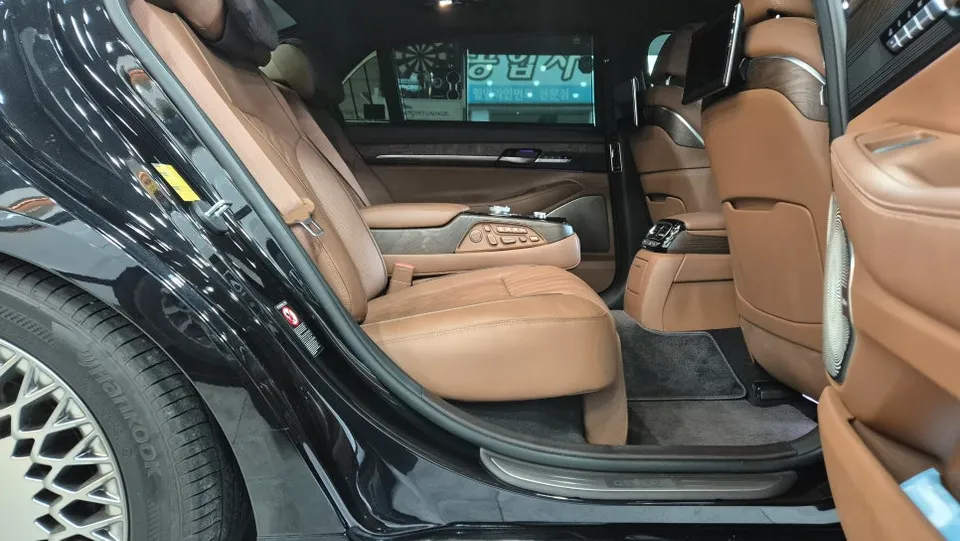 Genesis G90 seat ventilation - Genesis G90 Seat Climate Upgrade Review photo 5