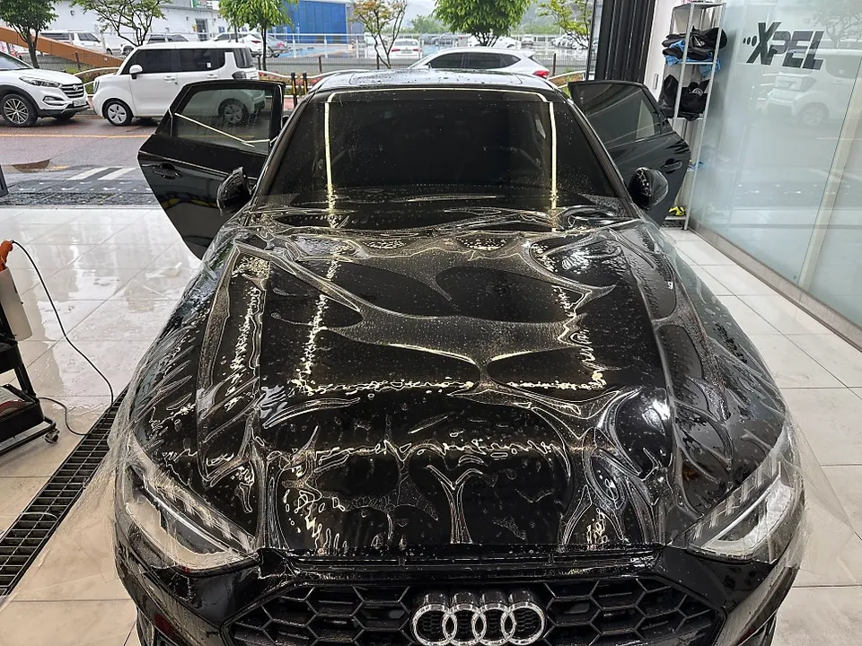 Audi A4 PPF施工事例｜費用目安・仕上がり 施工写真 1-4