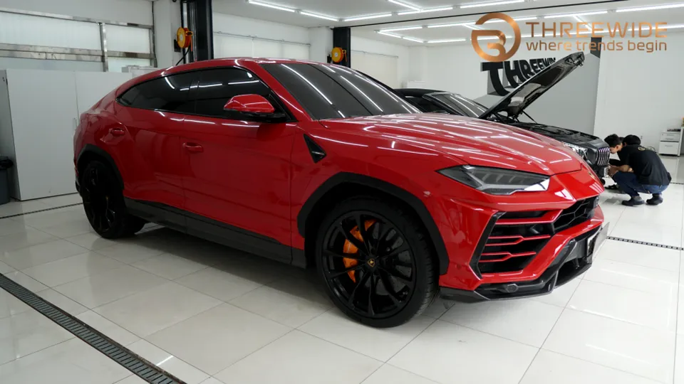 Lamborghini Urus PPF施工事例|ブラックフィルムで高級感を演出 施工写真 2-1