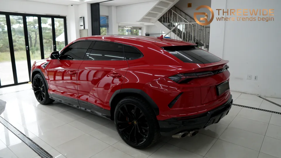 Lamborghini Urus PPF施工事例|ブラックフィルムで高級感を演出 施工写真 1-2