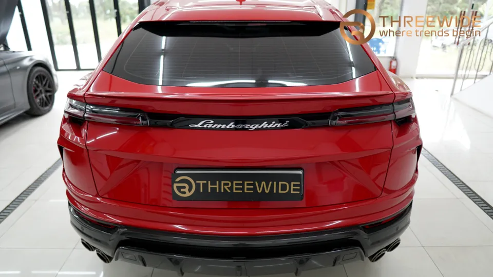 Lamborghini Urus PPF施工事例|ブラックフィルムで高級感を演出 施工写真 2-2