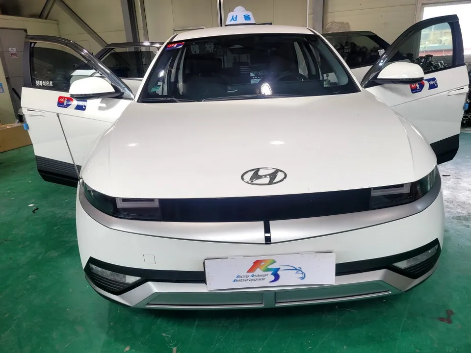 Hyundai IONIQ 5 Ambient Lighting Review — Enhanced Visibility & S