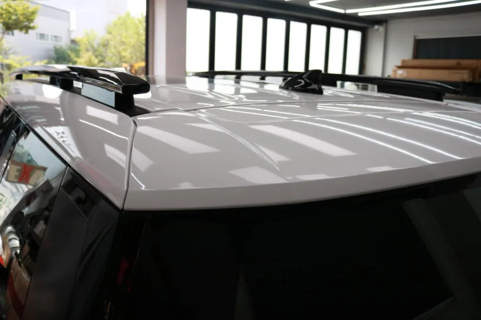 Hyundai Santa Fe vinyl wrap - Hyundai Santa Fe Vinyl Wrap Review: Gloss Black Roof photo 3