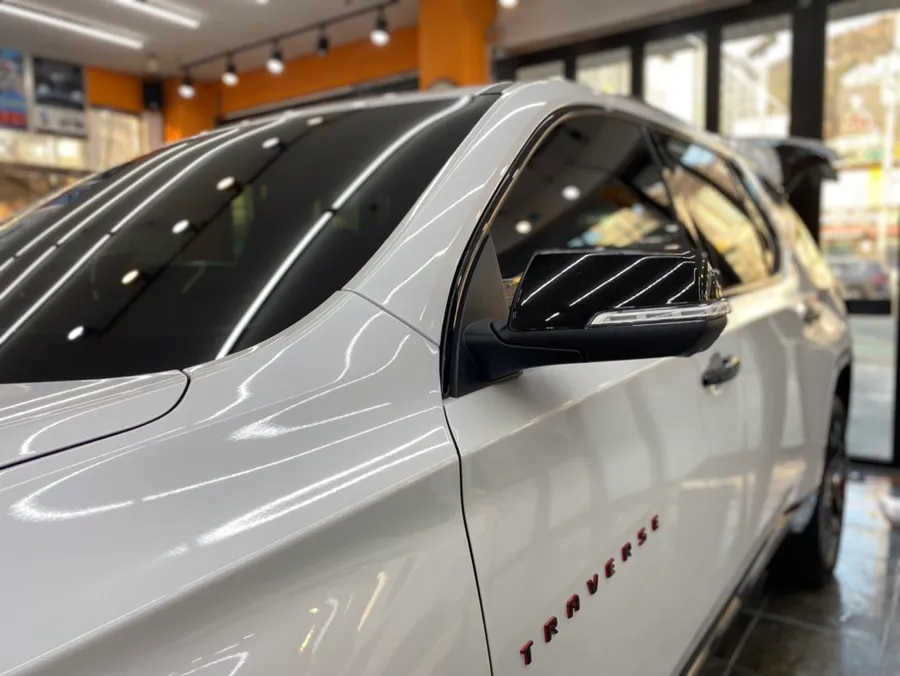 Chevrolet Traverseのカーフィルム施工事例|費用目安・仕上がり 施工写真 3-2