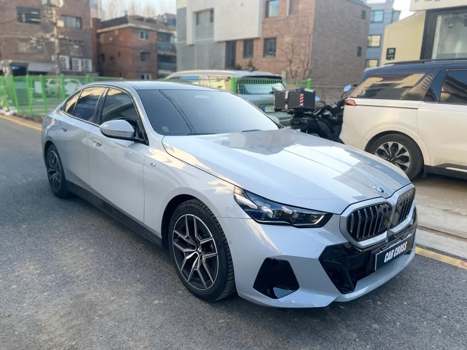 BMW 5 Series G60 PPF施工事例:費用目安と仕上がり 施工写真 2-1