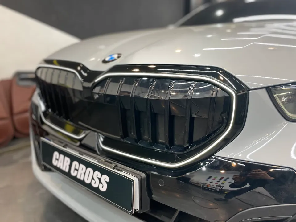 BMW 5 Series G60 PPF施工事例:費用目安と仕上がり 施工写真 1-2