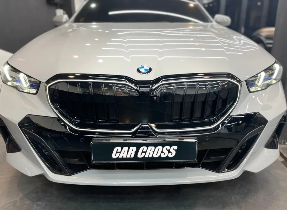 BMW 5 Series G60 PPF施工事例:費用目安と仕上がり 施工写真 1-3