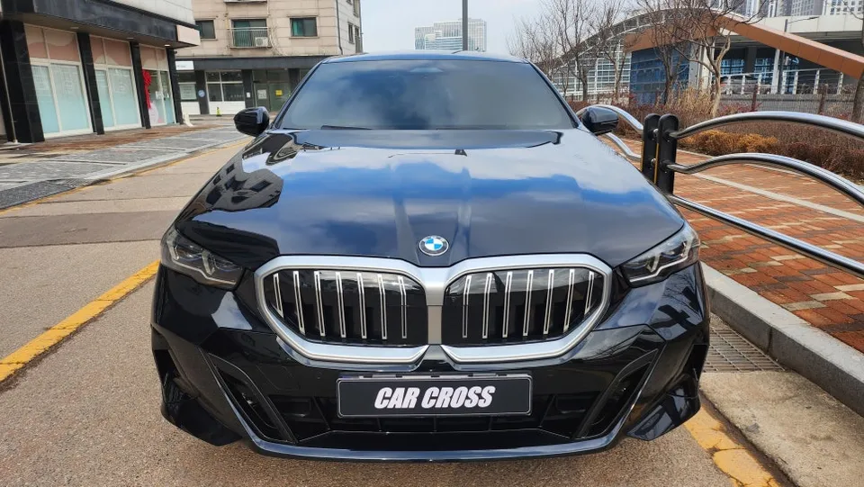 BMW 5 Series G60 PPF施工事例:費用目安と仕上がり 施工写真 2-3