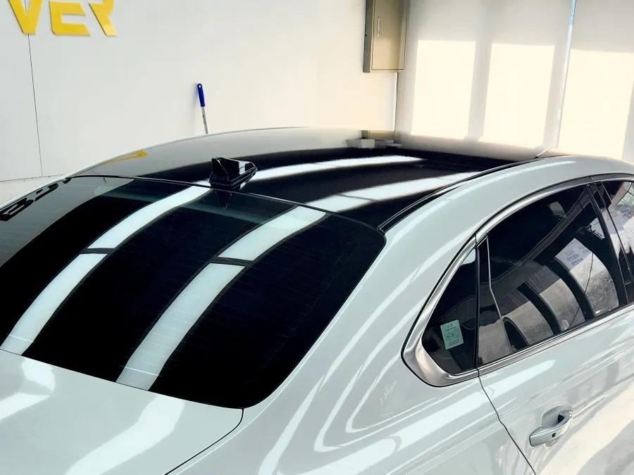 Kia K900のルーフトップラッピング事例|費用目安・仕上がり 施工写真 1-3