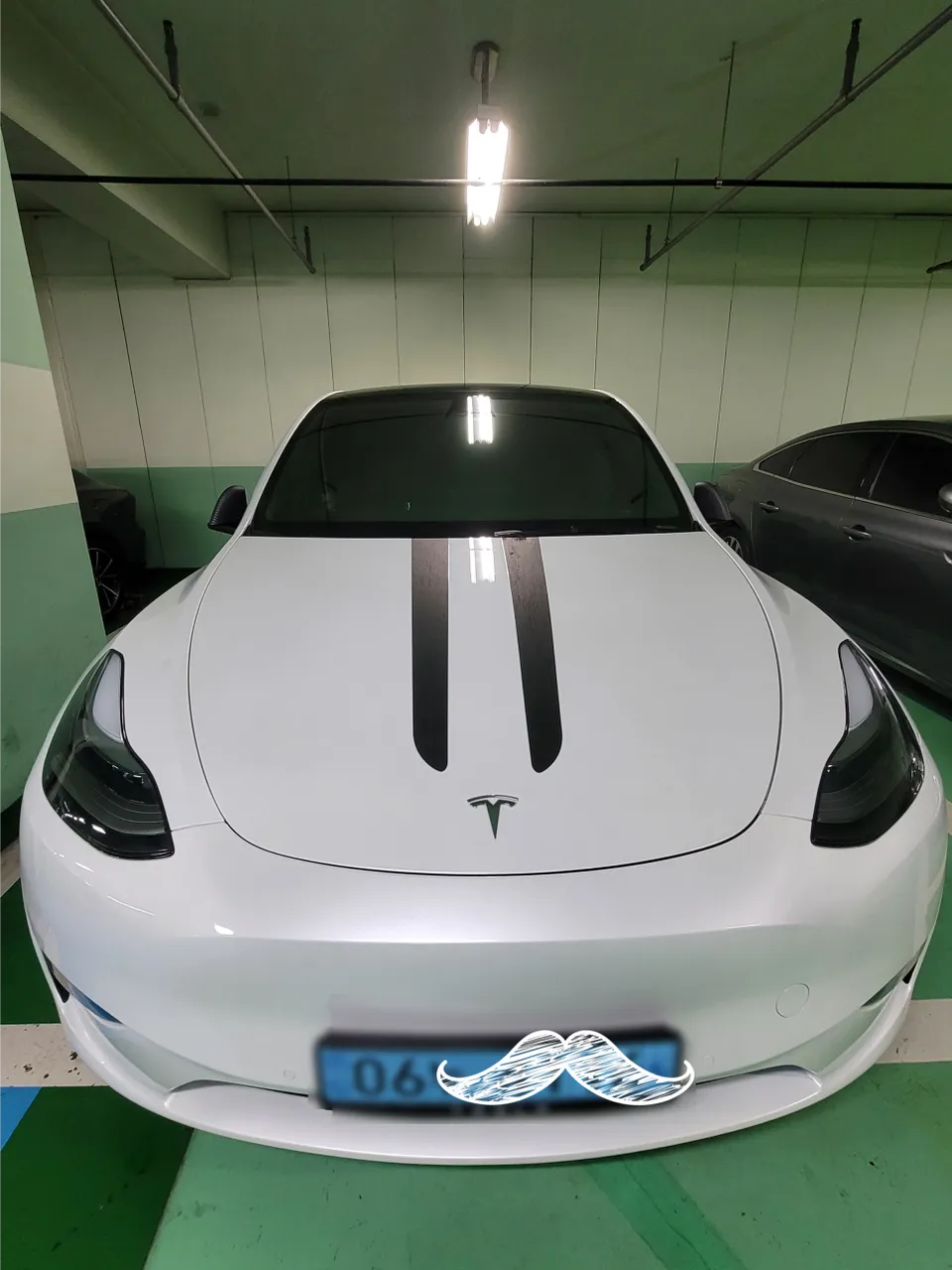 Hyundai Aslan vinyl wrap - Hyundai Aslan Interior Wrap Review: Cost & Before/After photo 3