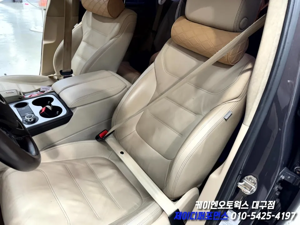 Volkswagen Touareg interior customization - Volkswagen Touareg Interior Customization Review — Cost photo 3