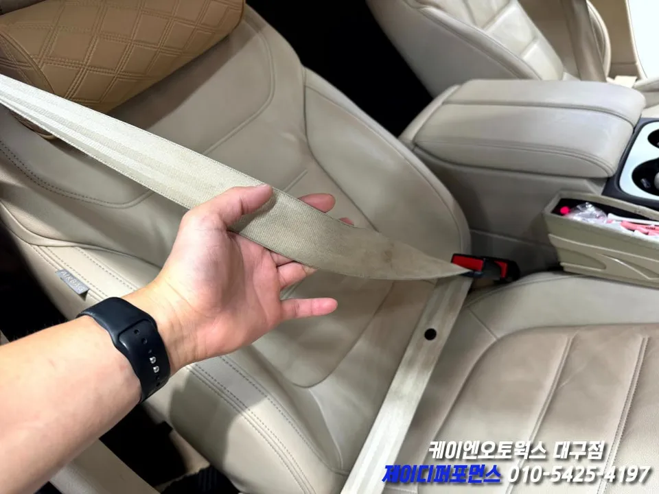 Volkswagen Touareg interior customization - Volkswagen Touareg Interior Customization Review — Cost photo 4