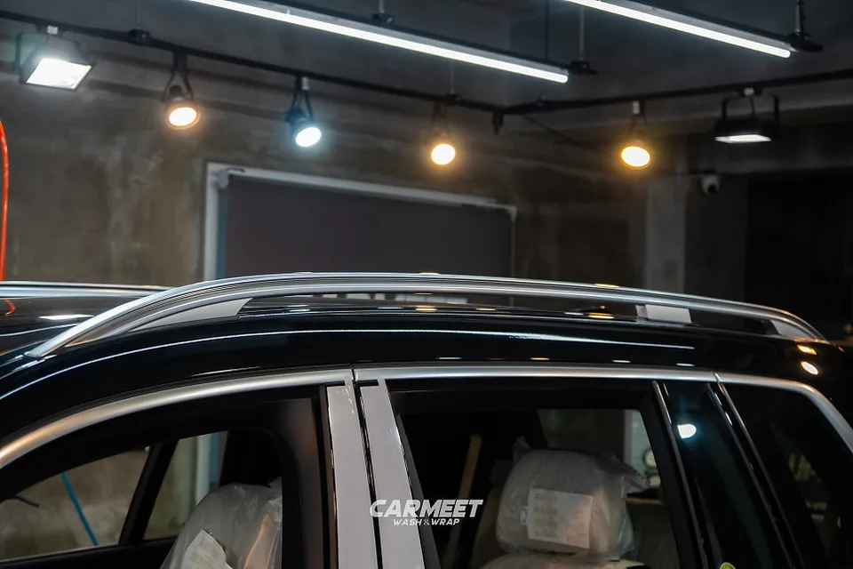 BMW X7 カーラッピング事例|クロームパーツのブラック化 施工写真 3-1