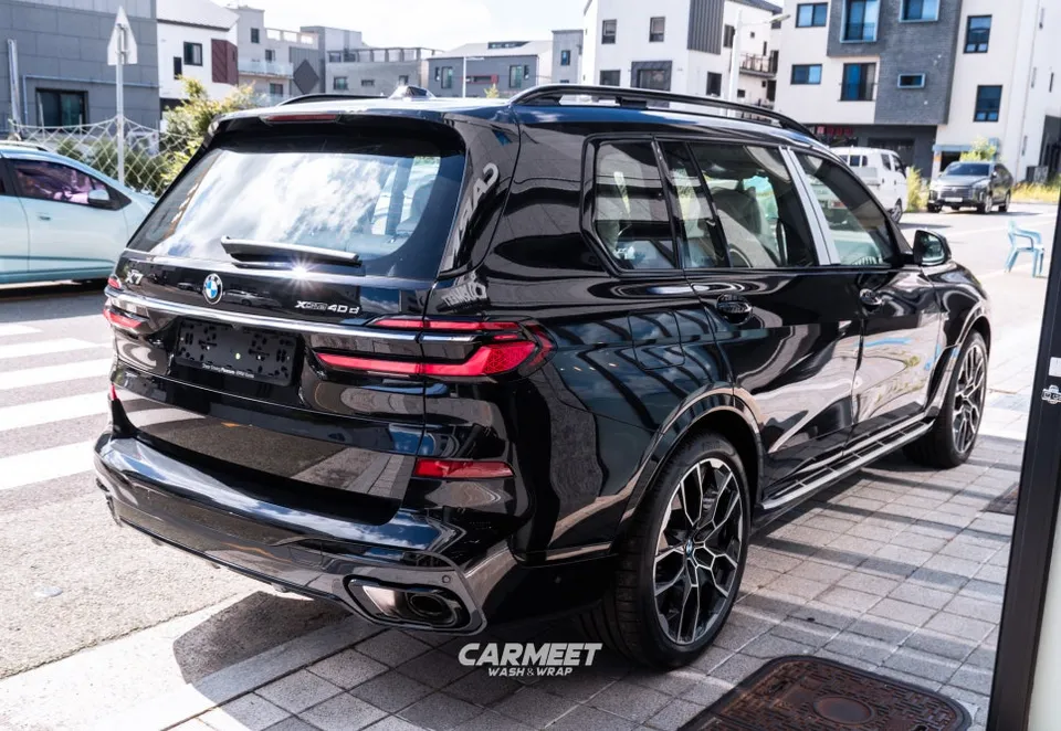 BMW X7 カーラッピング事例|クロームパーツのブラック化 施工写真 3-3