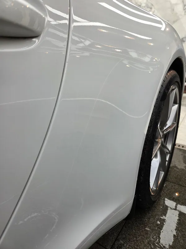 ポルシェ911リアフェンダーPPF施工事例|黄変・交換 施工写真 1-2
