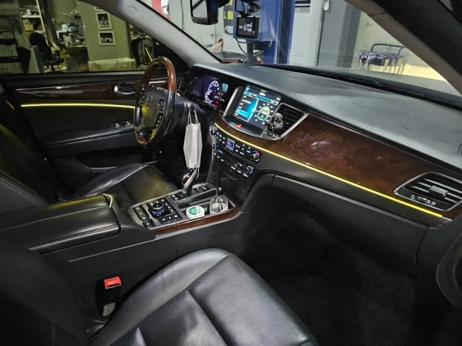 Hyundai Equus ambient lighting installation result