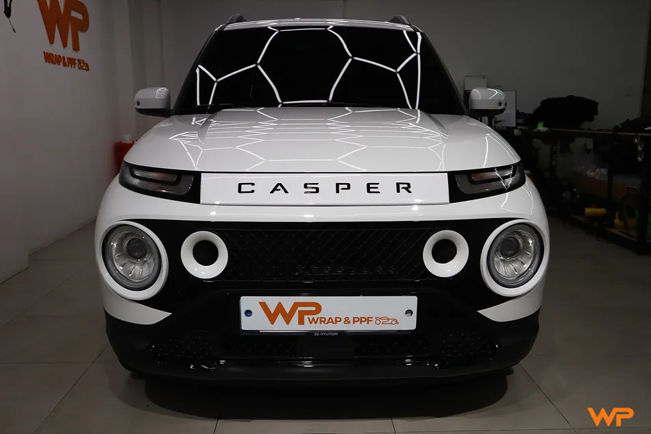 Hyundai Casperのカーラッピング事例｜クロームパーツをブラック化 施工写真 3-1