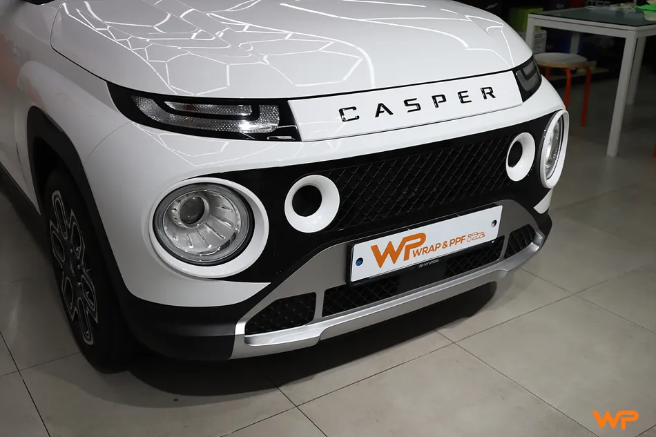 Hyundai Casperのカーラッピング事例｜クロームパーツをブラック化 施工写真 2-2