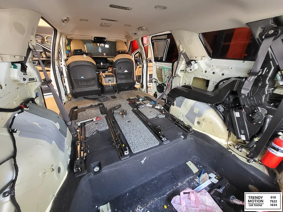 Kia Carnival KA4 OEM Options Review: Power Sliding Door Cost photo 2
