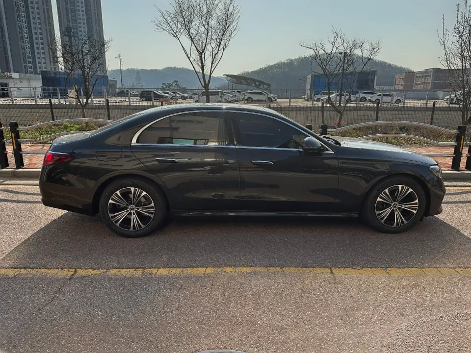 メルセデス・ベンツ Eクラス W213 PPF施工事例|費用目安・仕上がり 施工写真 2-1