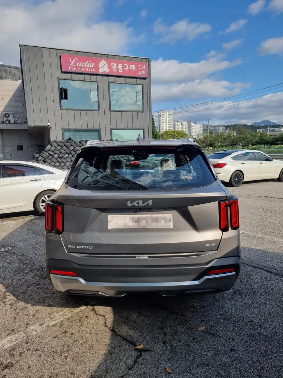 Kia Sorentoのカーフィルム施工事例｜費用目安・仕上がり 施工写真 1-2