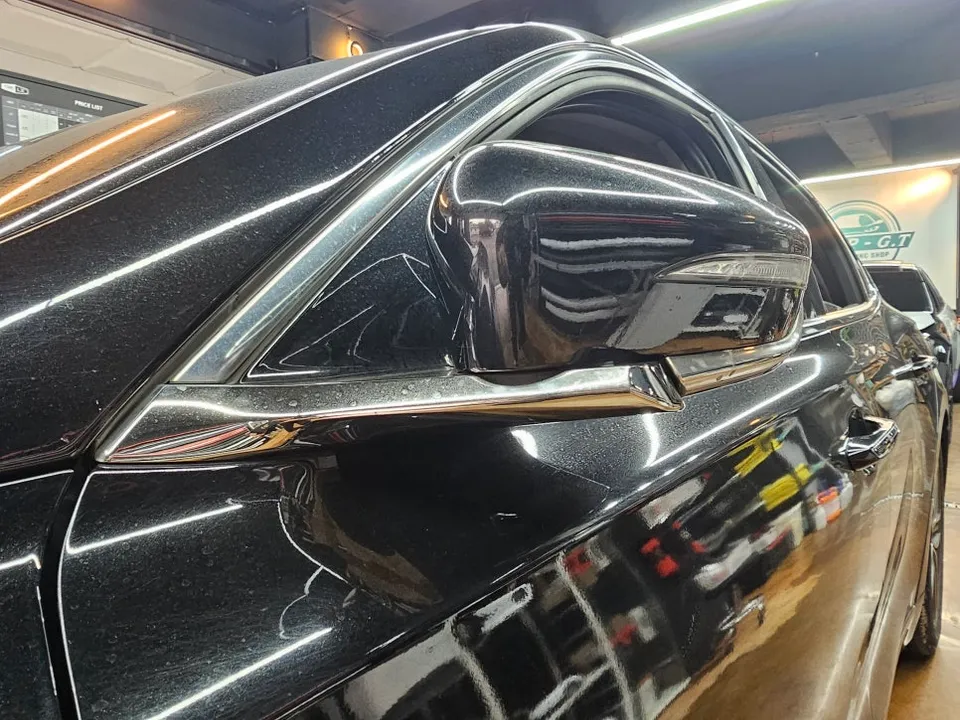 Hyundai Grandeur IGのカーラッピング事例｜クローム除去と仕上がり 施工写真 3-2