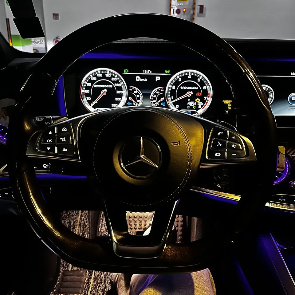 Mercedes-Benz S63 AMG steering wheel - Mercedes-Benz S63 AMG Steering Wheel Customization Review photo 4