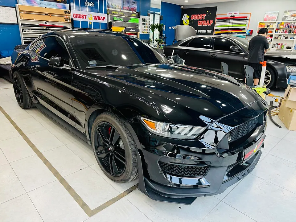 Ford Mustangのカーラッピング事例｜費用目安・仕上がり 施工写真 2-1