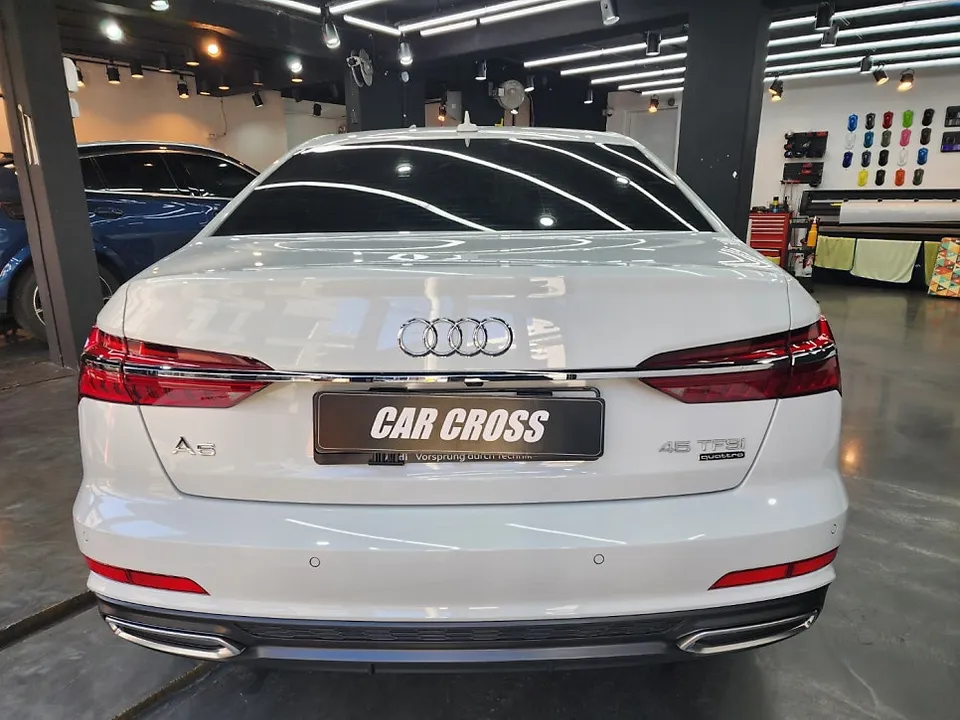 Audi A6のカーラッピング事例｜クローム除去とルーフブラックPPF 施工写真 1-2