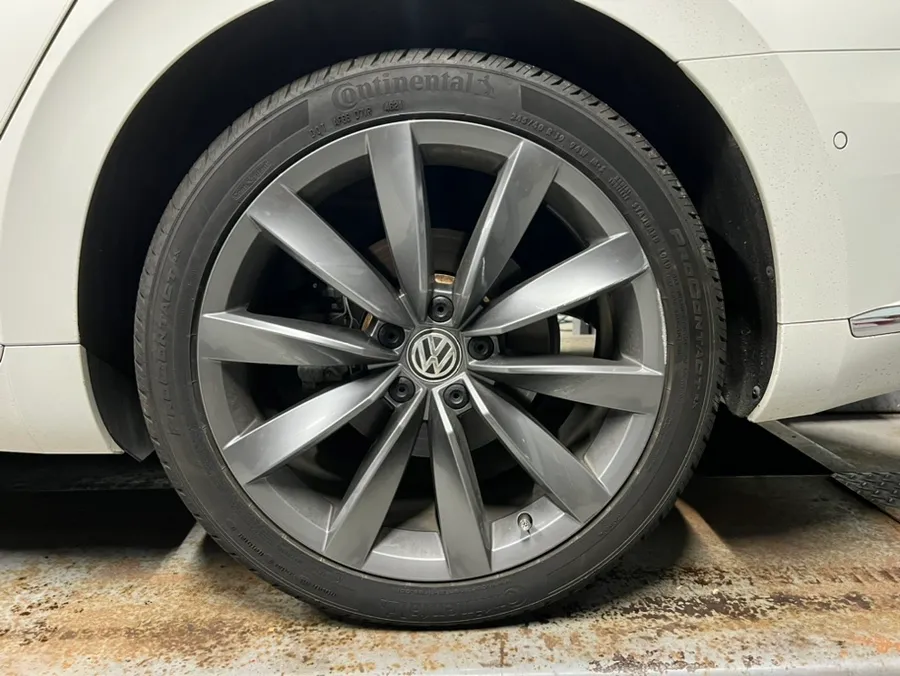 Volkswagen Arteonのホイールリペア・塗装事例 施工写真 2-1