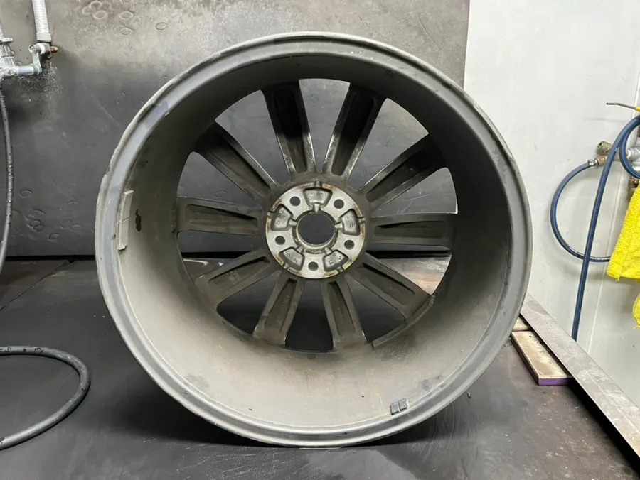 Volkswagen Arteonのホイールリペア・塗装事例 施工写真 2-2
