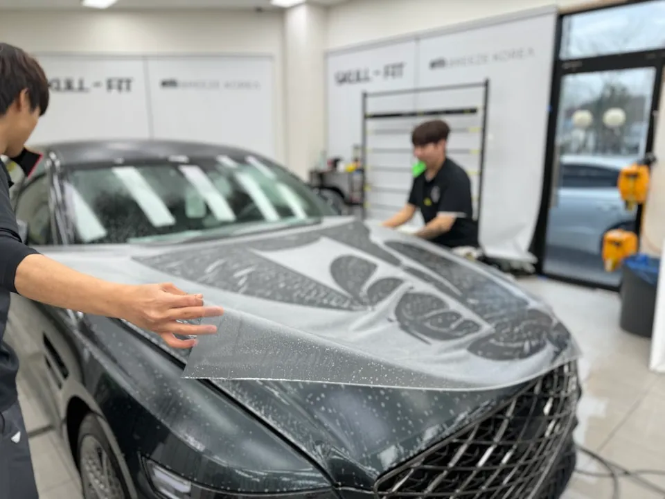 Genesis G80のPPF施工事例|無光フィルムの仕上がり 施工写真 2-2