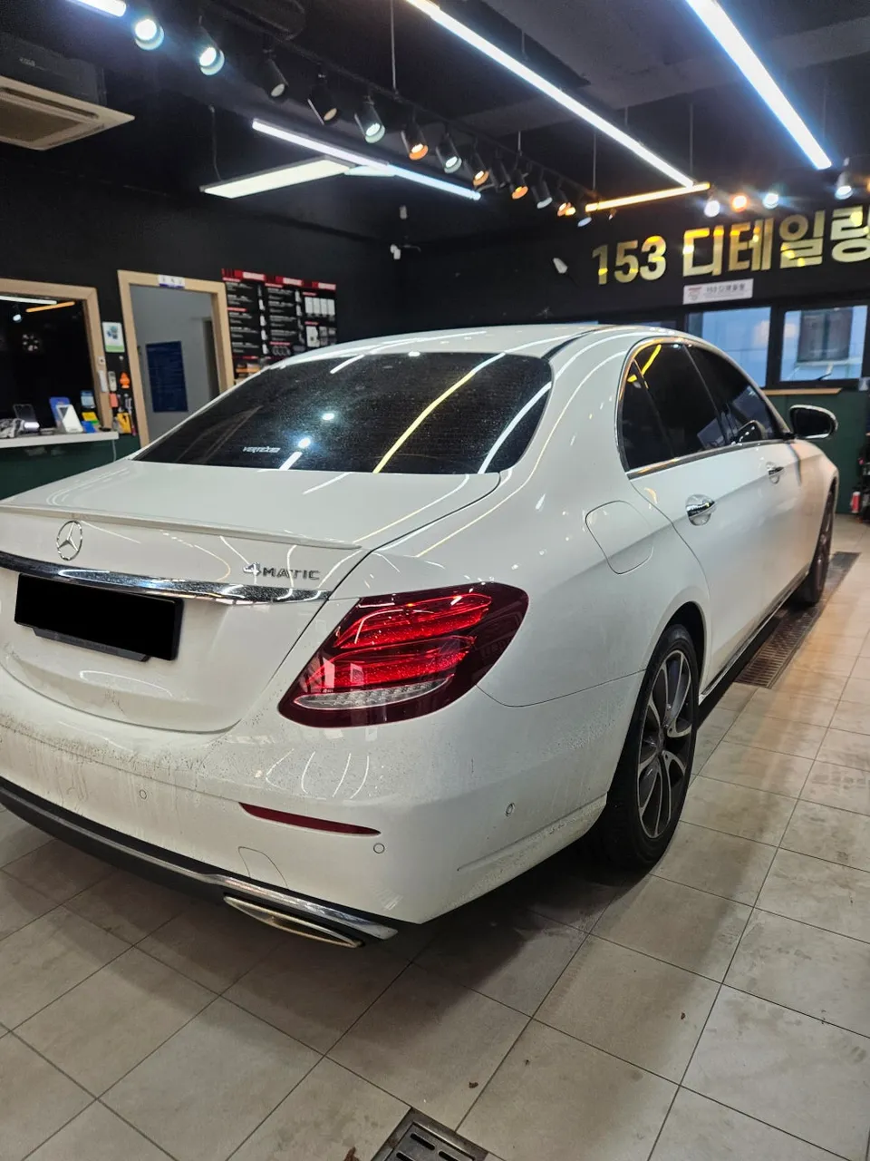 Mercedes-Benz E350 ceramic coating - Mercedes-Benz E350 Ceramic Coating Review — Enhanced Protection photo 3