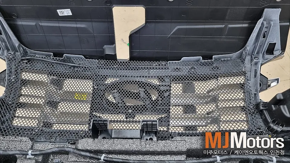 Hyundai Tucson NX4 Body Kit Installation Review photo 8