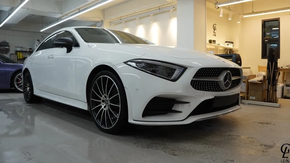 Mercedes-Benz CLSのカーラッピング事例｜サテンダークグレーへの変身 施工写真 1-2
