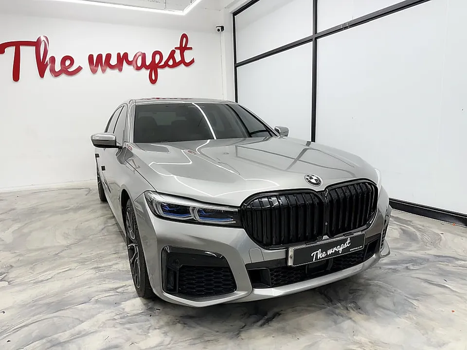 BMW 7 Series G11のカーラッピング事例｜費用目安・仕上がり 施工写真 1-2