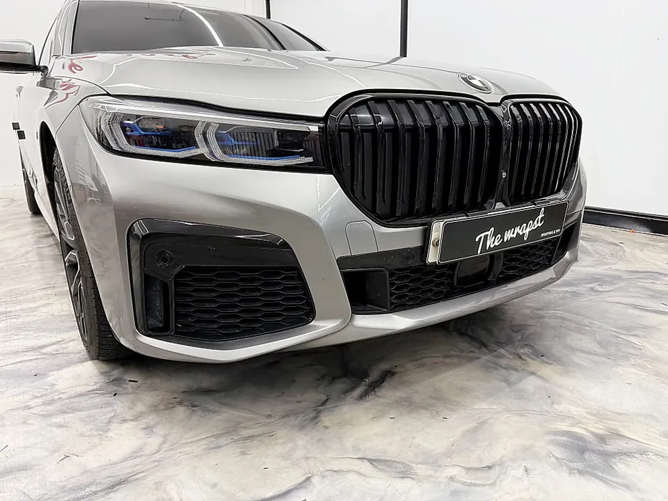 BMW 7 Series G11のカーラッピング事例｜費用目安・仕上がり 施工写真 3-2