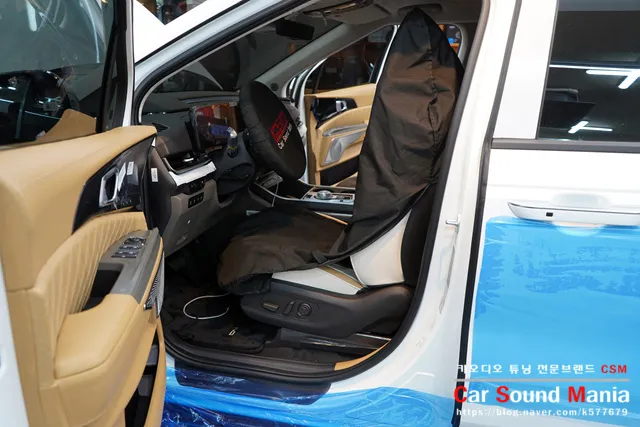 Kia Carnival KA4のカーオーディオ施工事例 施工写真 2-2